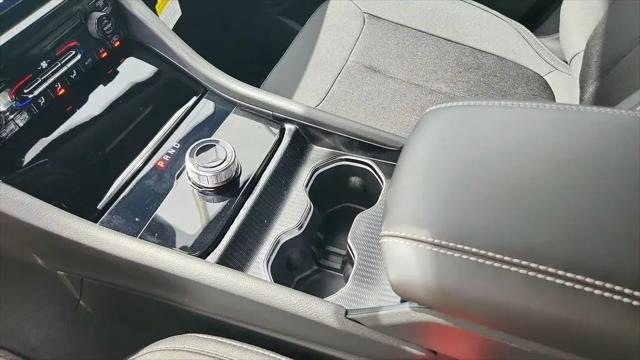 2026 Jeep Grand Cherokee Laredo 4x2