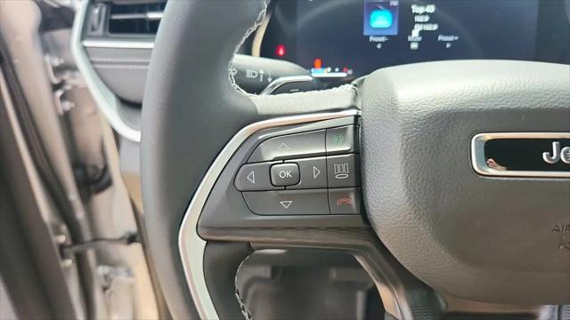 2026 Jeep Grand Cherokee Laredo 4x2