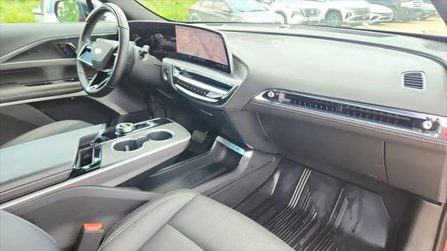 2025 Cadillac iQ Sport 2 RWD