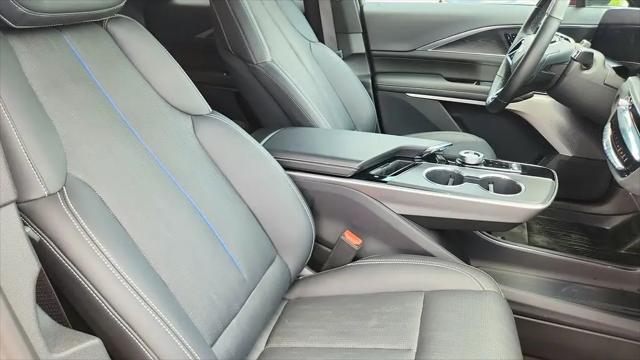 2025 Cadillac iQ Sport 2 RWD