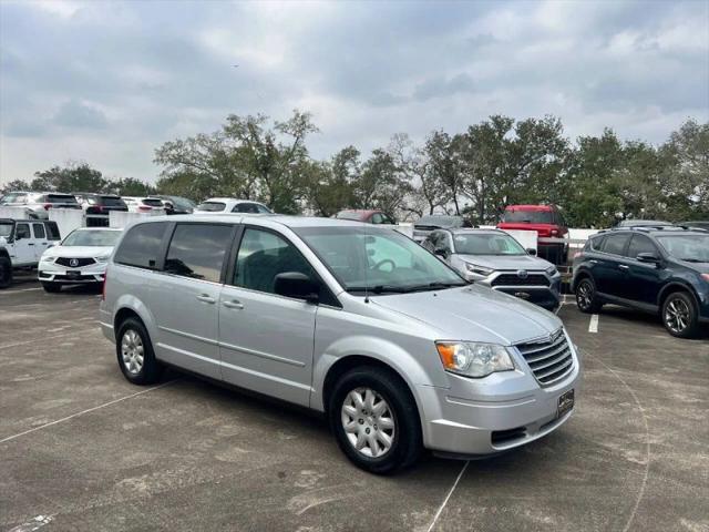 2009 Chrysler Town & Country LX
