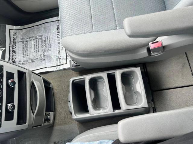 2009 Chrysler Town & Country LX