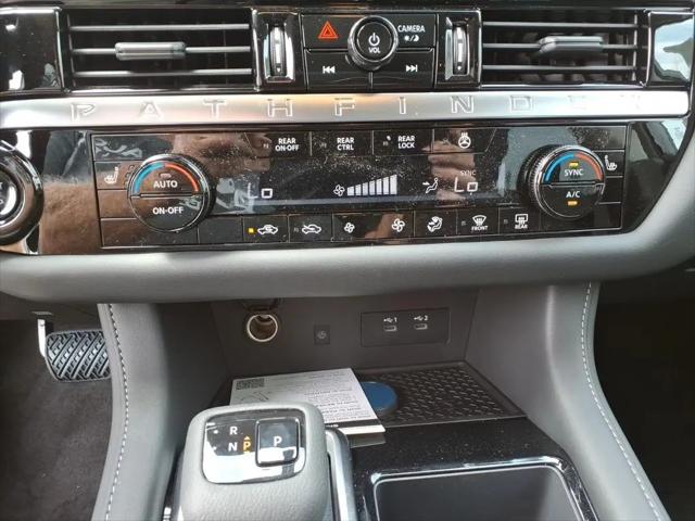 2026 Nissan Pathfinder SL