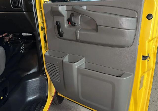 2015 GMC Savana Cutaway 3500