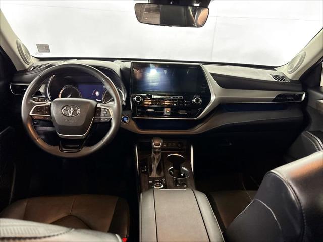 2022 Toyota Highlander Platinum
