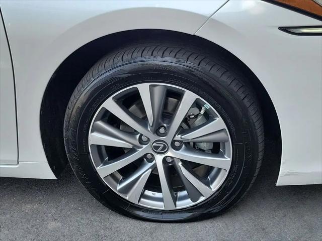 2020 Lexus ES 300h ES 300h
