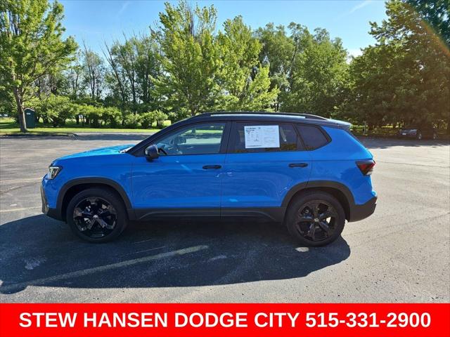 2025 Volkswagen Taos 1.5T SE Black for sale in Urbandale, IA