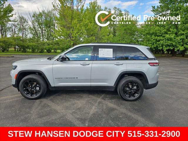 2024 Jeep Grand Cherokee Altitude 4x4 for sale in Urbandale, IA