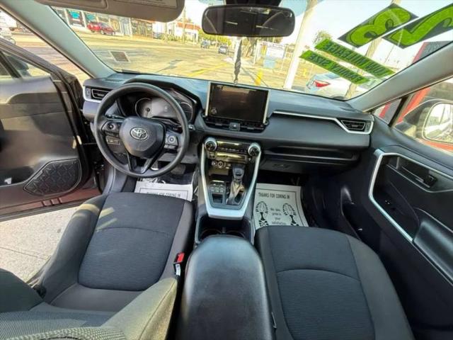 2023 Toyota RAV4 LE