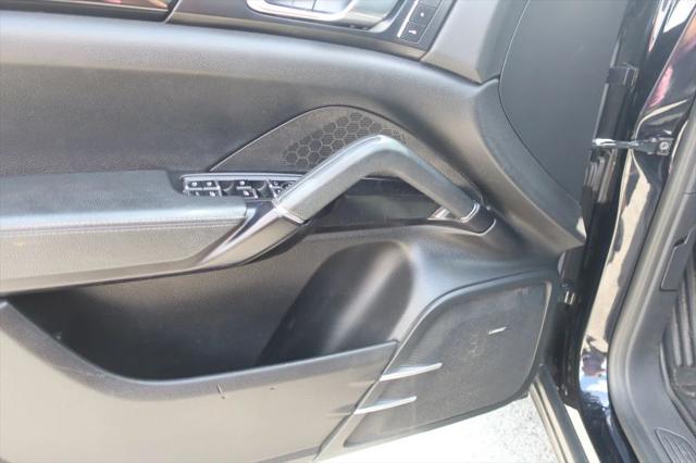 2016 Porsche Cayenne Base