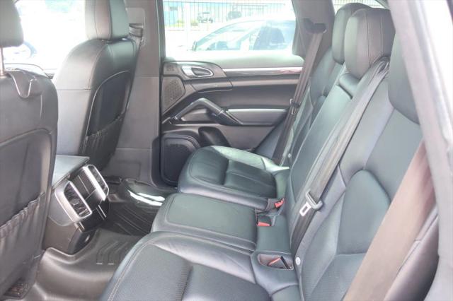 2016 Porsche Cayenne Base