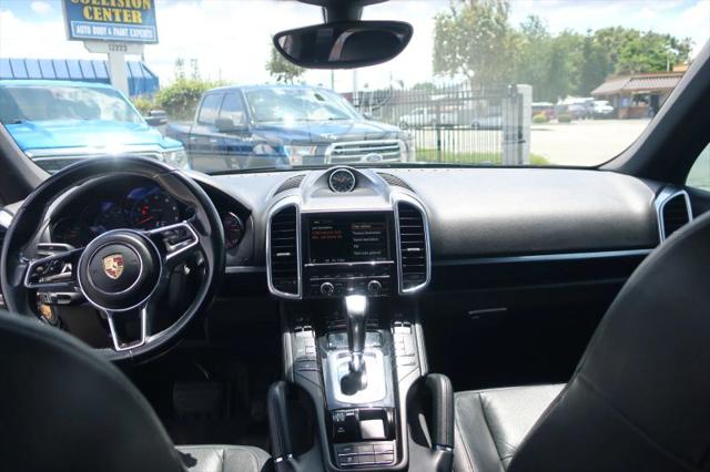 2016 Porsche Cayenne Base