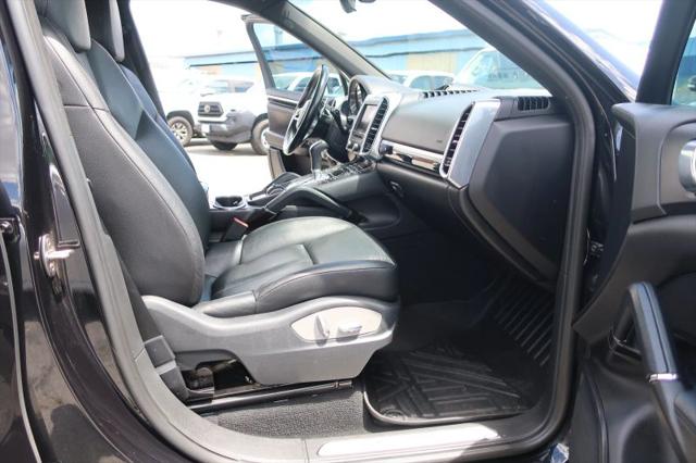2016 Porsche Cayenne Base