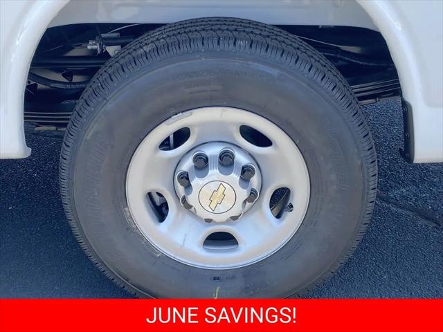 2026 Chevrolet Express Cargo Van 2500 Extended Wheelbase, WT, RWD