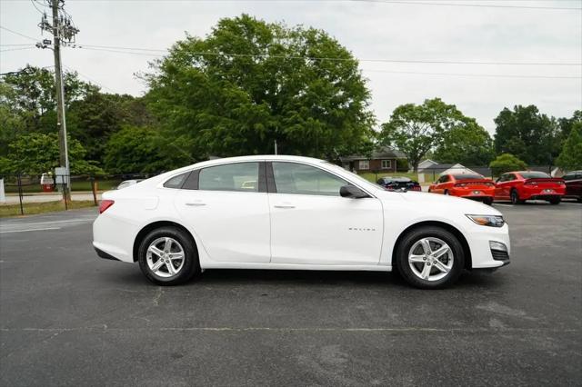 2022 Chevrolet Malibu FWD LS