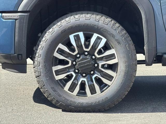 2026 GMC Sierra 2500HD Crew Cab, Standard Bed, Denali Ultimate, 4WD