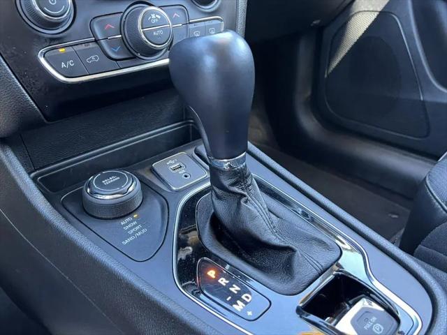 2023 Jeep Cherokee Altitude Lux 4x4
