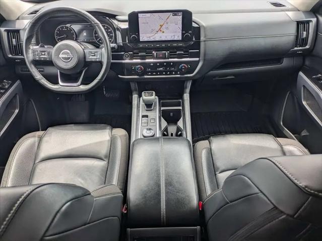 2023 Nissan Pathfinder SL 4WD