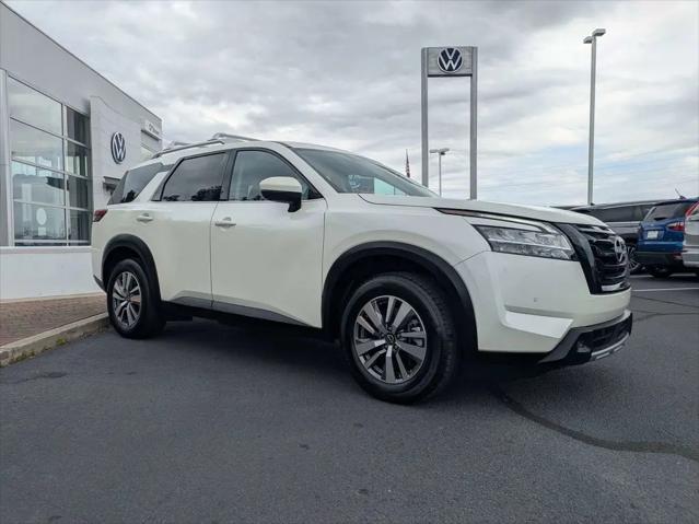 2023 Nissan Pathfinder SL 4WD