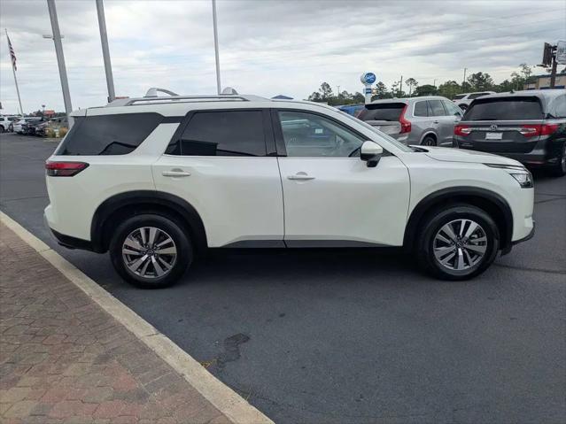 2023 Nissan Pathfinder SL 4WD