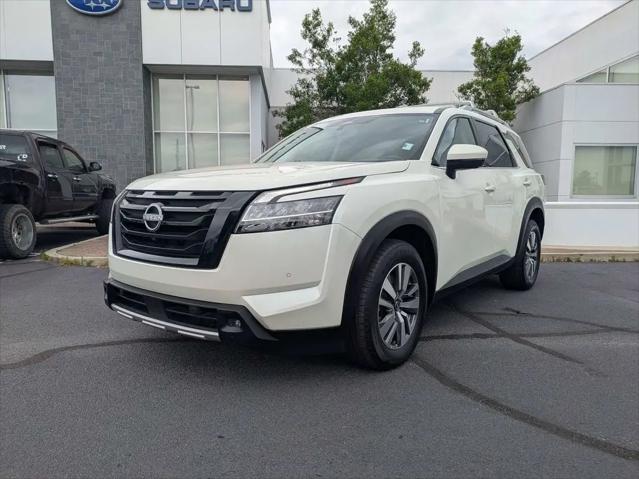 2023 Nissan Pathfinder SL 4WD