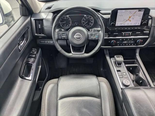 2023 Nissan Pathfinder SL 4WD