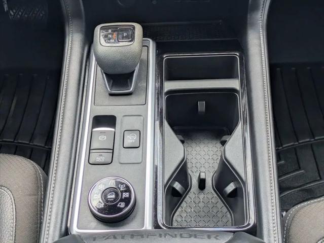 2023 Nissan Pathfinder SL 4WD