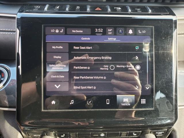 2023 Jeep Grand Cherokee L Altitude 4x4