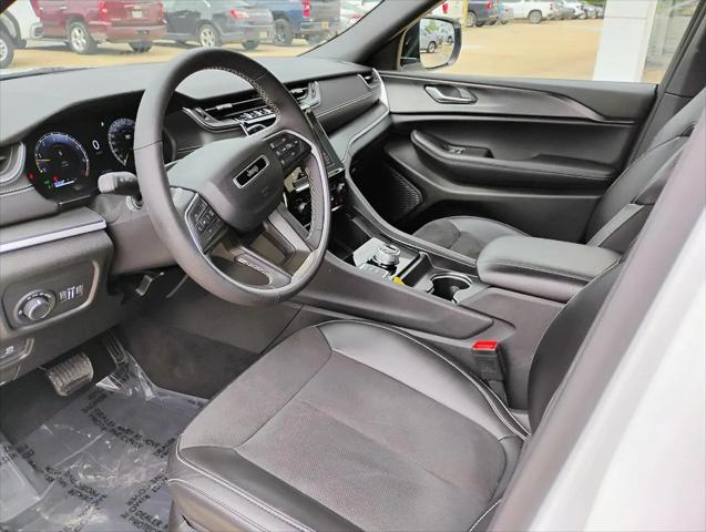 2025 Jeep Grand Cherokee Altitude 4x4