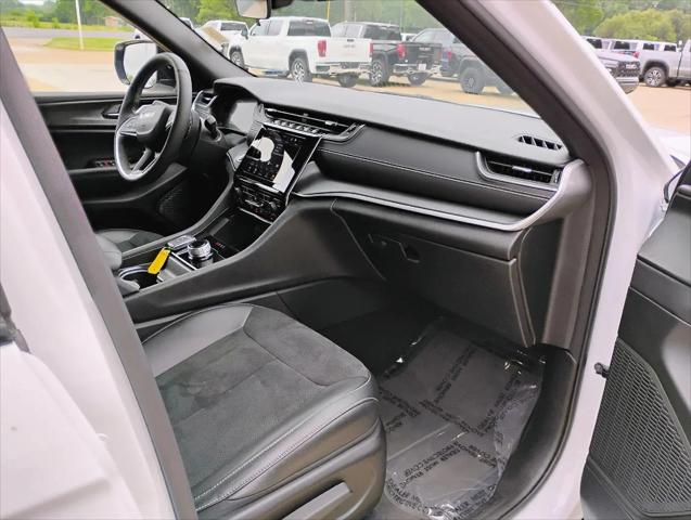 2025 Jeep Grand Cherokee Altitude 4x4