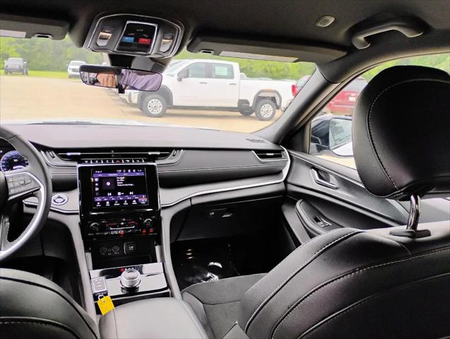 2025 Jeep Grand Cherokee Altitude 4x4