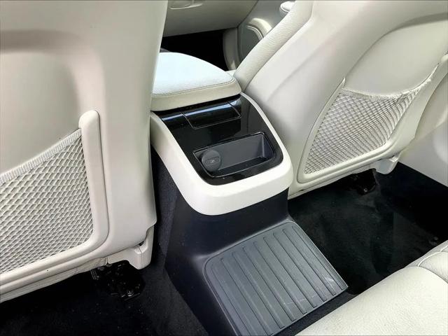 2022 Volvo S60 Recharge T8 Inscription