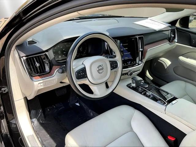 2022 Volvo S60 Recharge T8 Inscription