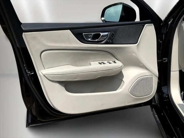 2022 Volvo S60 Recharge T8 Inscription