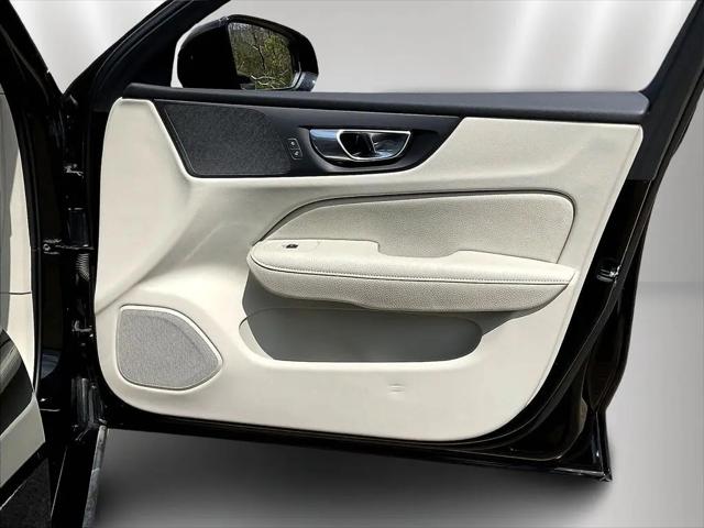 2022 Volvo S60 Recharge T8 Inscription