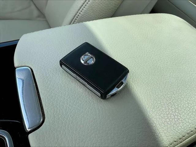 2022 Volvo S60 Recharge T8 Inscription