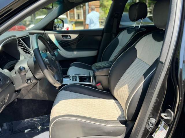 2017 INFINITI QX70 3.7