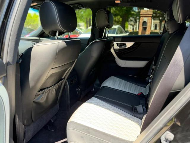 2017 INFINITI QX70 3.7