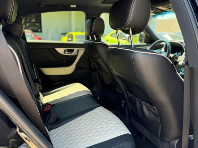 2017 INFINITI QX70 3.7
