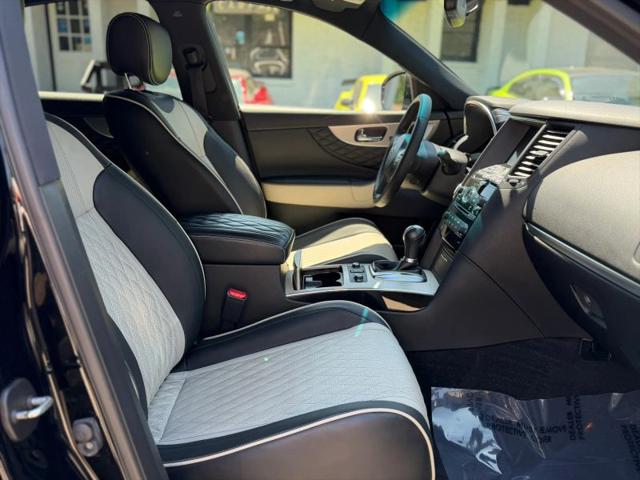 2017 INFINITI QX70 3.7