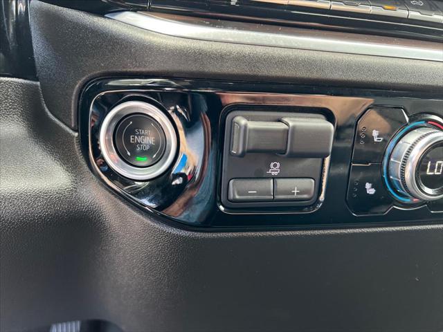2025 GMC Sierra 1500 4WD Crew Cab Short Box SLT