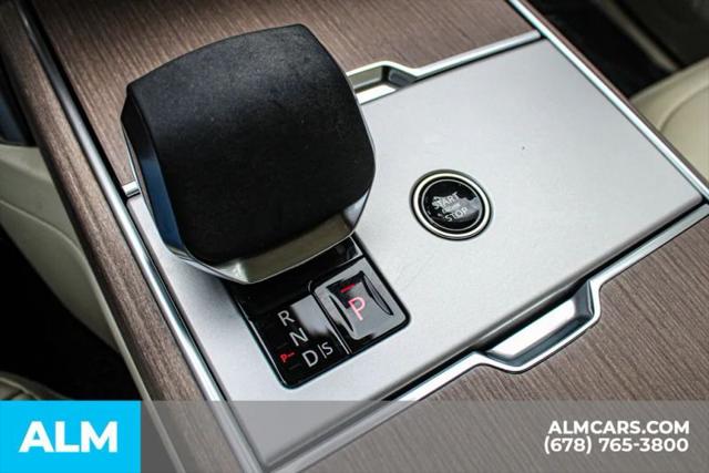 2025 Land Rover Range Rover P550e SE