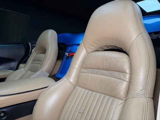 2000 Chevrolet Corvette Base