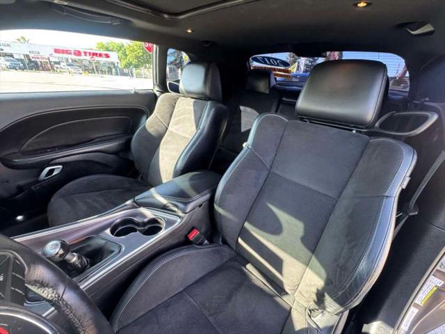 2017 Dodge Challenger R/T Plus Shaker