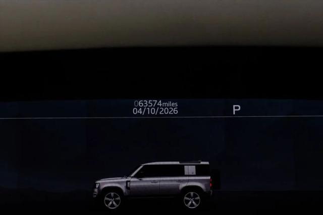 2020 Land Rover Defender 110 SE