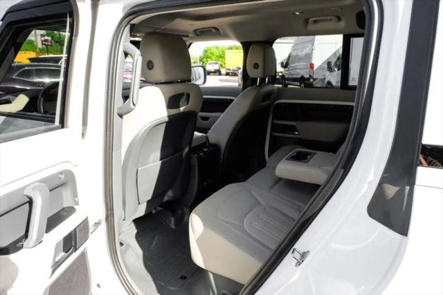 2020 Land Rover Defender 110 SE