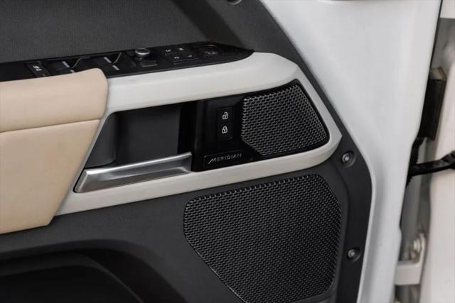 2020 Land Rover Defender 110 SE