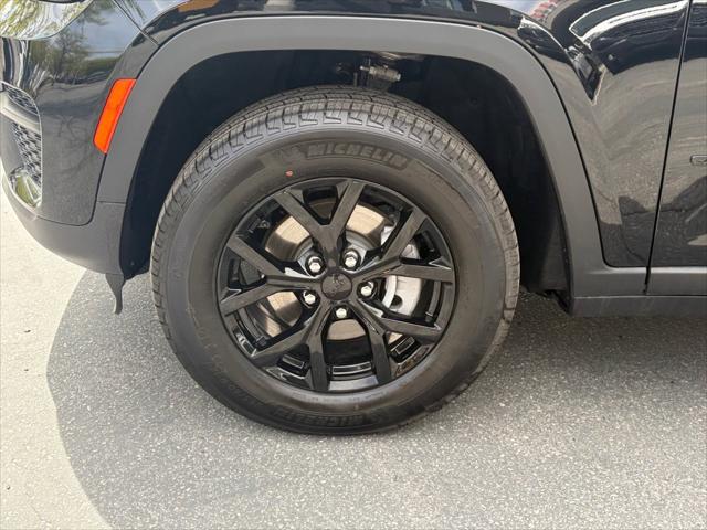 2025 Jeep Grand Cherokee Altitude X 4x4