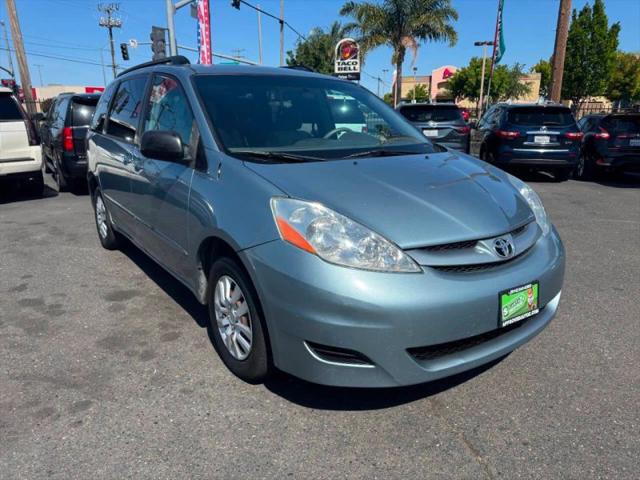 2008 Toyota Sienna LE