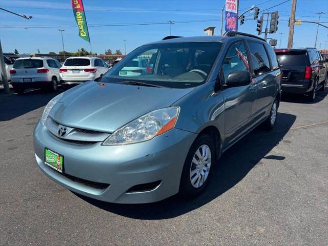 2008 Toyota Sienna LE